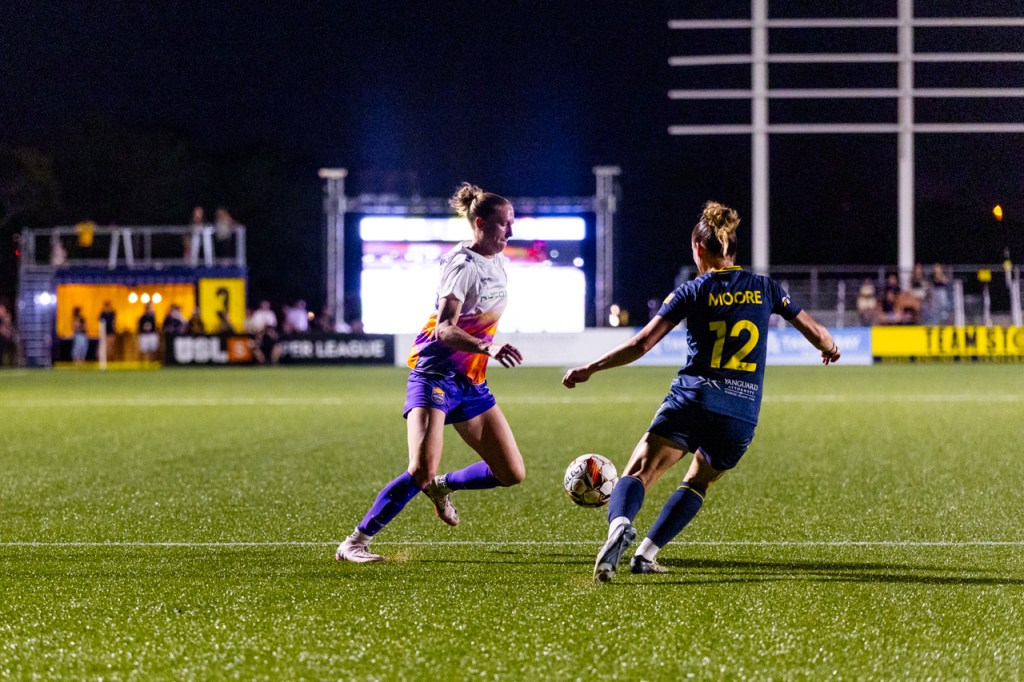Ashley Harding dribbling in the Carolina Ascent's match against Tampa Bay Sun FC